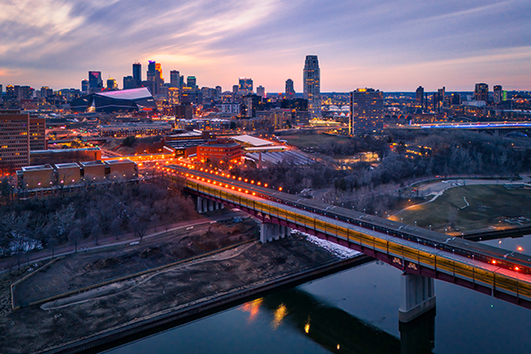 Business Minnesota Hero 600x400 City view of Minneapolis, MN