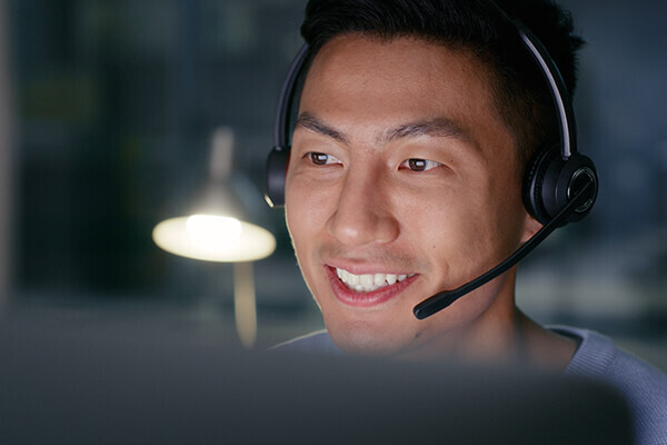 Wholesale Contact Us Sub Hero 600x400 Customer service rep talking with headset