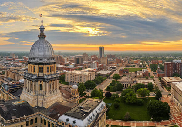 Capital building sky view of Des Moines, IA
