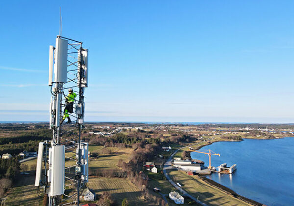 Wholesale Access Resources Sub Hero 600x400 View of cell tower